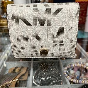 Small bifold Michael Kors vanilla logo wallet